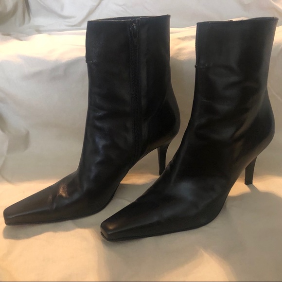 Stuart Weitzman Black Leather Booties, Size 8.5B - Picture 2 of 8